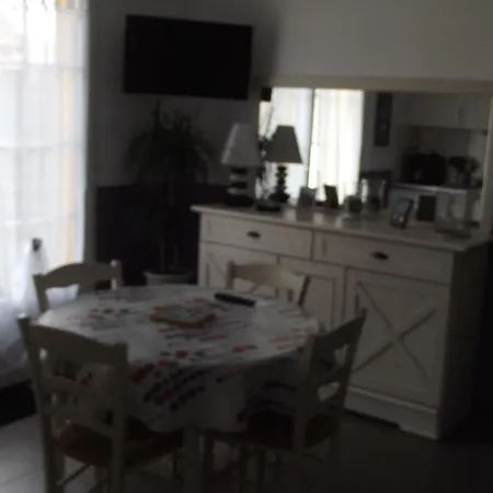 Les Pluviers En Baie Holiday home *